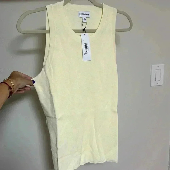 Sweater tank - Picture 1 of 3